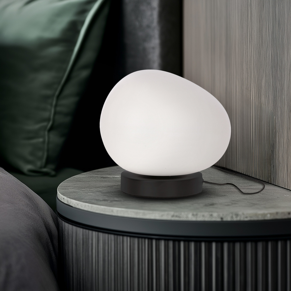 Lampa stołowa STONES minimalistyczna – biały akrylowy klosz 30 cm w kształcie kamienia – skandynawska lampka na stolik nocny E27 